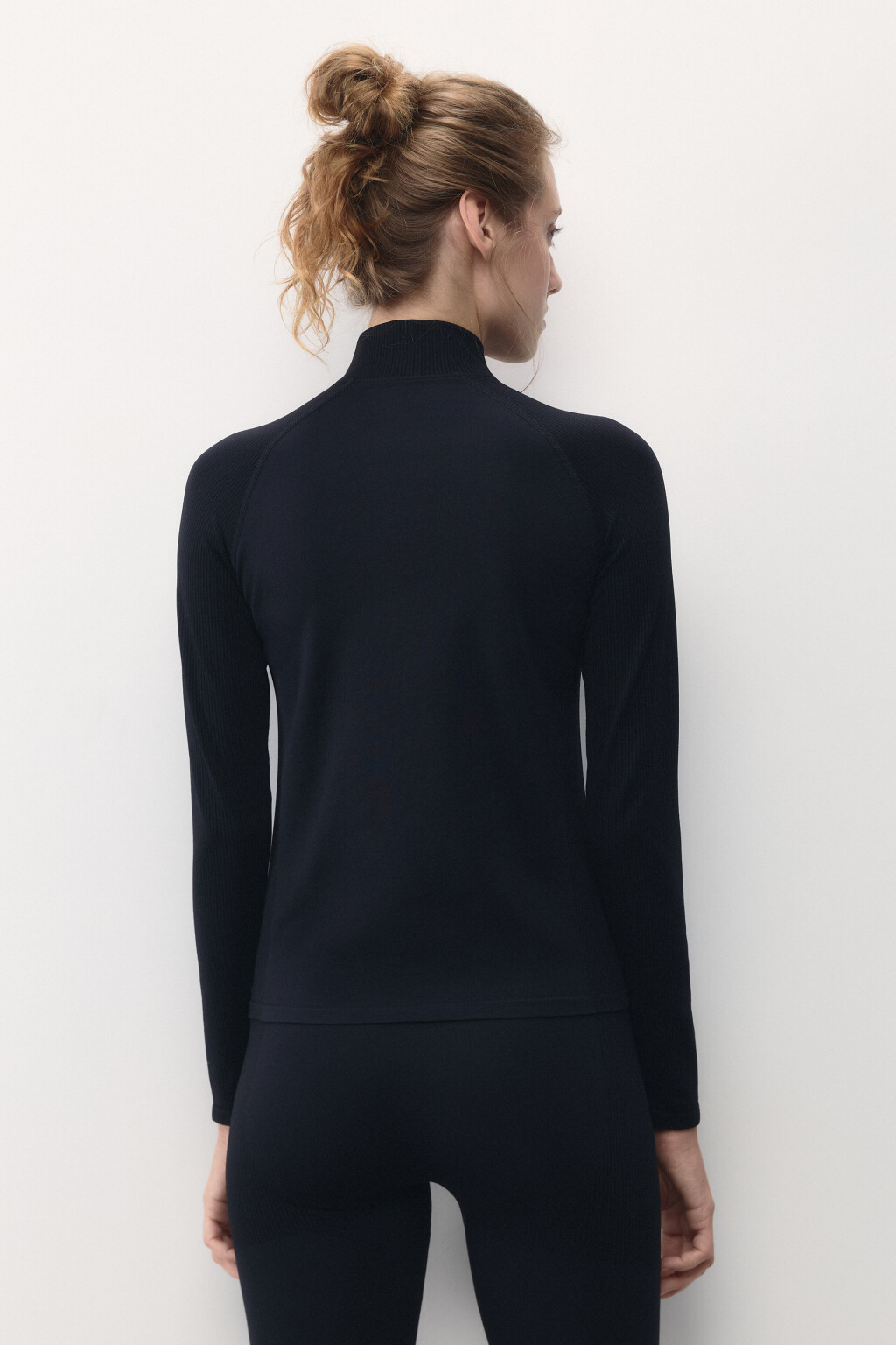 Лонгслив спортивный облегающий на молнии - цвет черный - 5