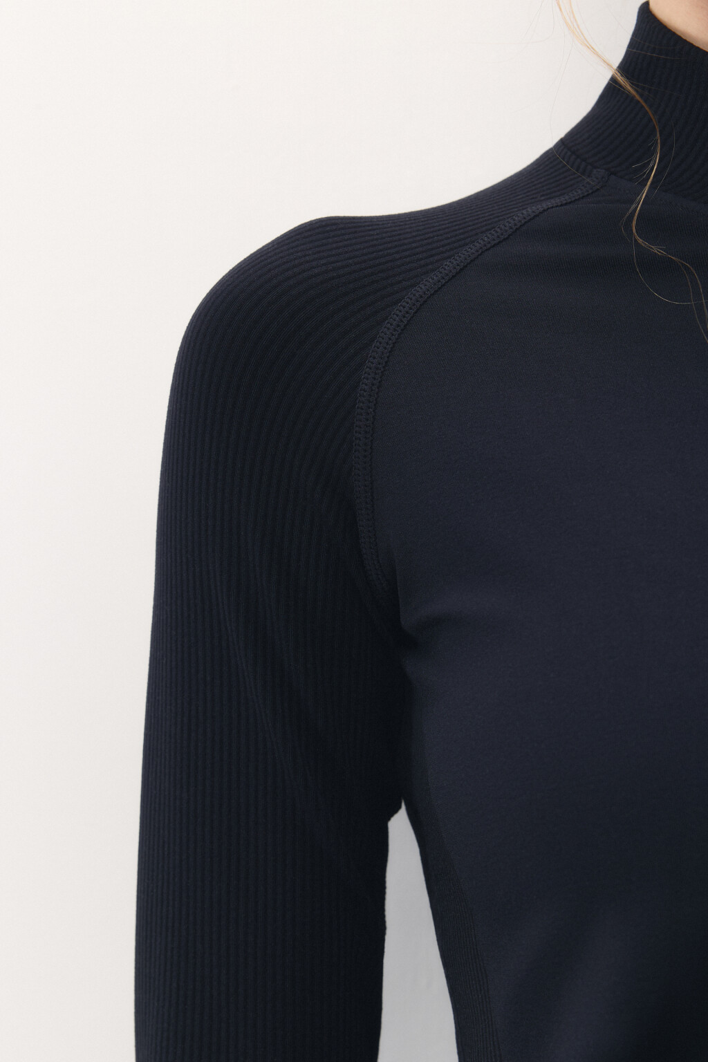 Лонгслив спортивный облегающий на молнии - цвет черный - 8