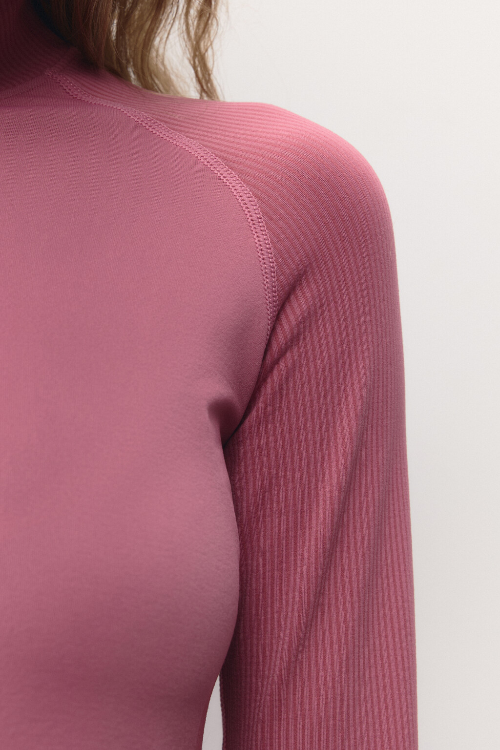 Лонгслив спортивный облегающий на молнии - цвет розовый - 8