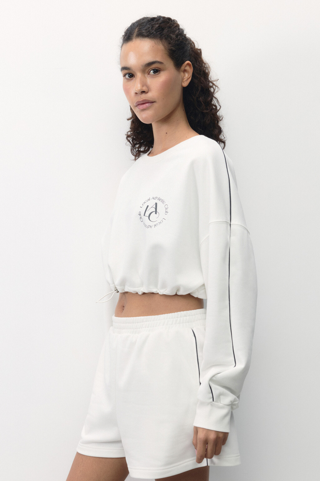 Свитшот спортивный укороченный из футера - цвет ванильный - 4