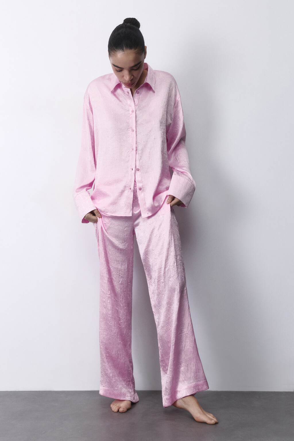 Блузка домашняя атласная с длинными рукавами - цвет розовый - 5