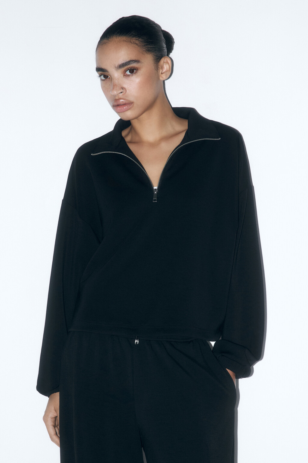 Толстовка домашняя с воротником-стойкой на молнии - цвет черный - 1