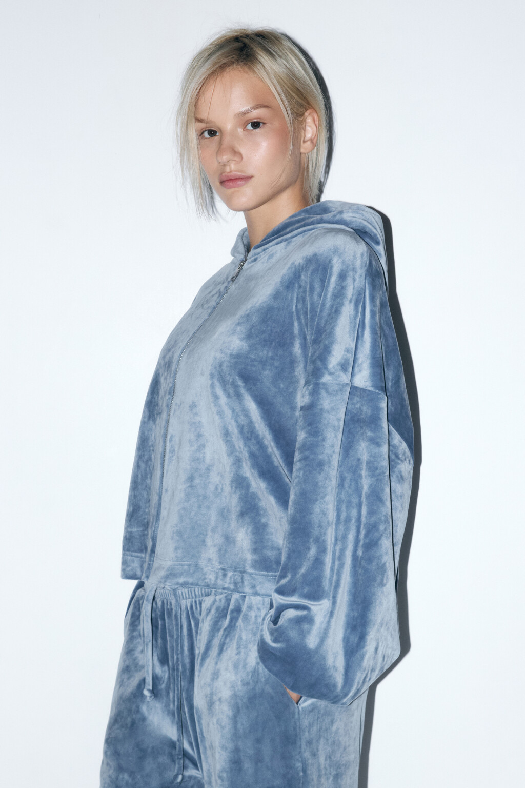 Толстовка домашняя с бархатной фактурой - цвет голубой - 3
