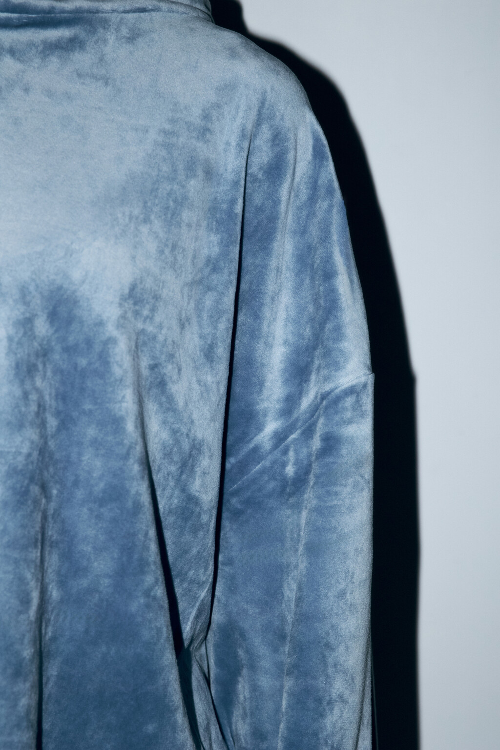 Толстовка домашняя с бархатной фактурой - цвет голубой - 7