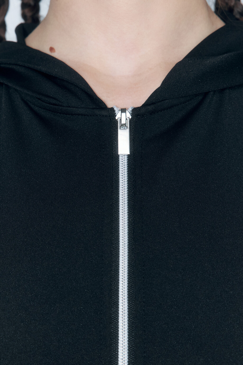 Платье мини облегающее на молнии с капюшоном - цвет черный - 6