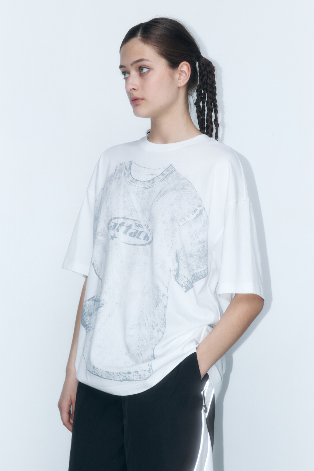 Футболка хлопковая с принтом-абстракцией - цвет белый - 3