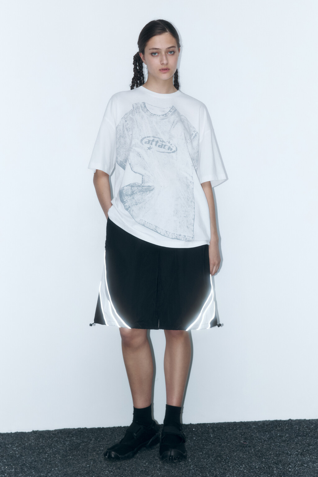 Футболка хлопковая с принтом-абстракцией - цвет белый - 5