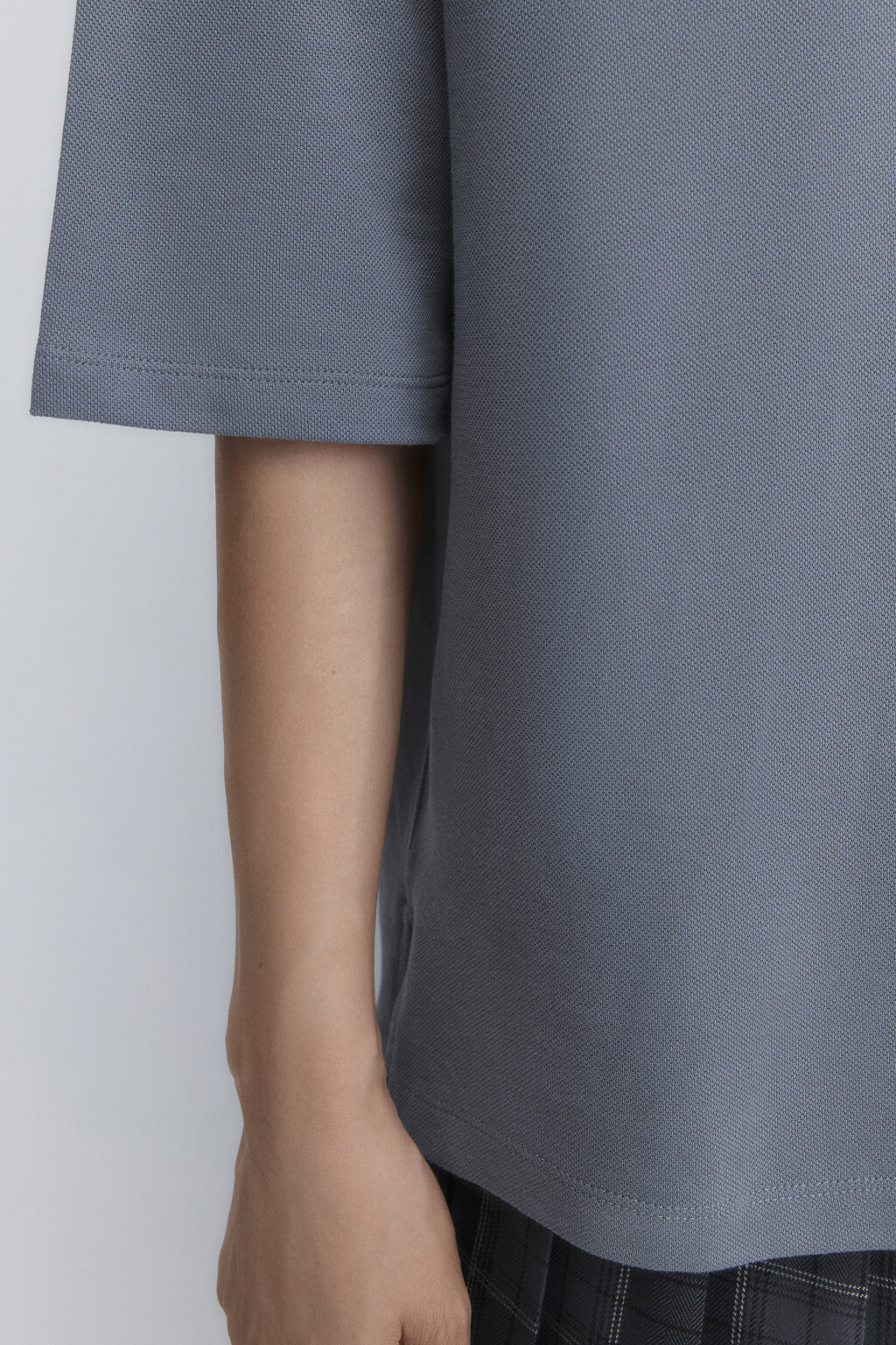 Футболка-поло oversize с вышивкой - цвет серый - 7