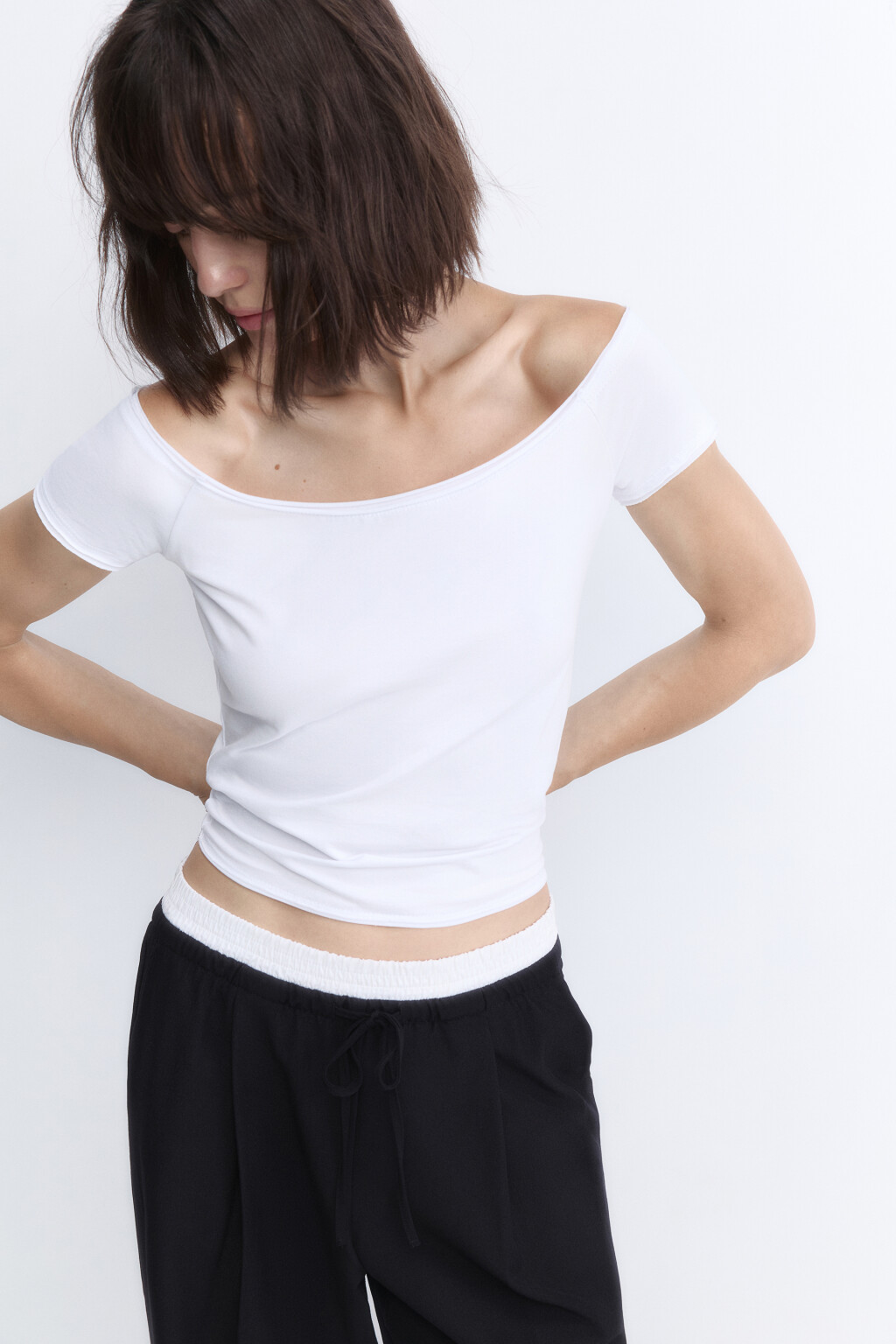 Футболка off-shoulders с имитацией второго слоя - цвет белый - 1