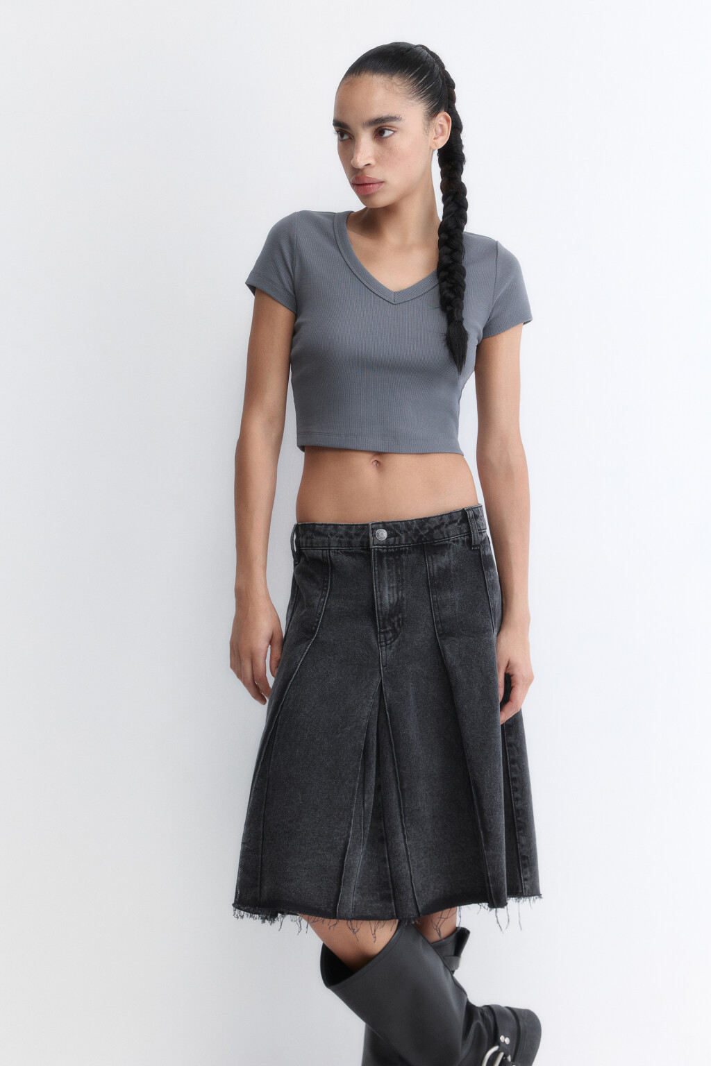 Футболка-топ в рубчик с V-образным вырезом - цвет серый - 1