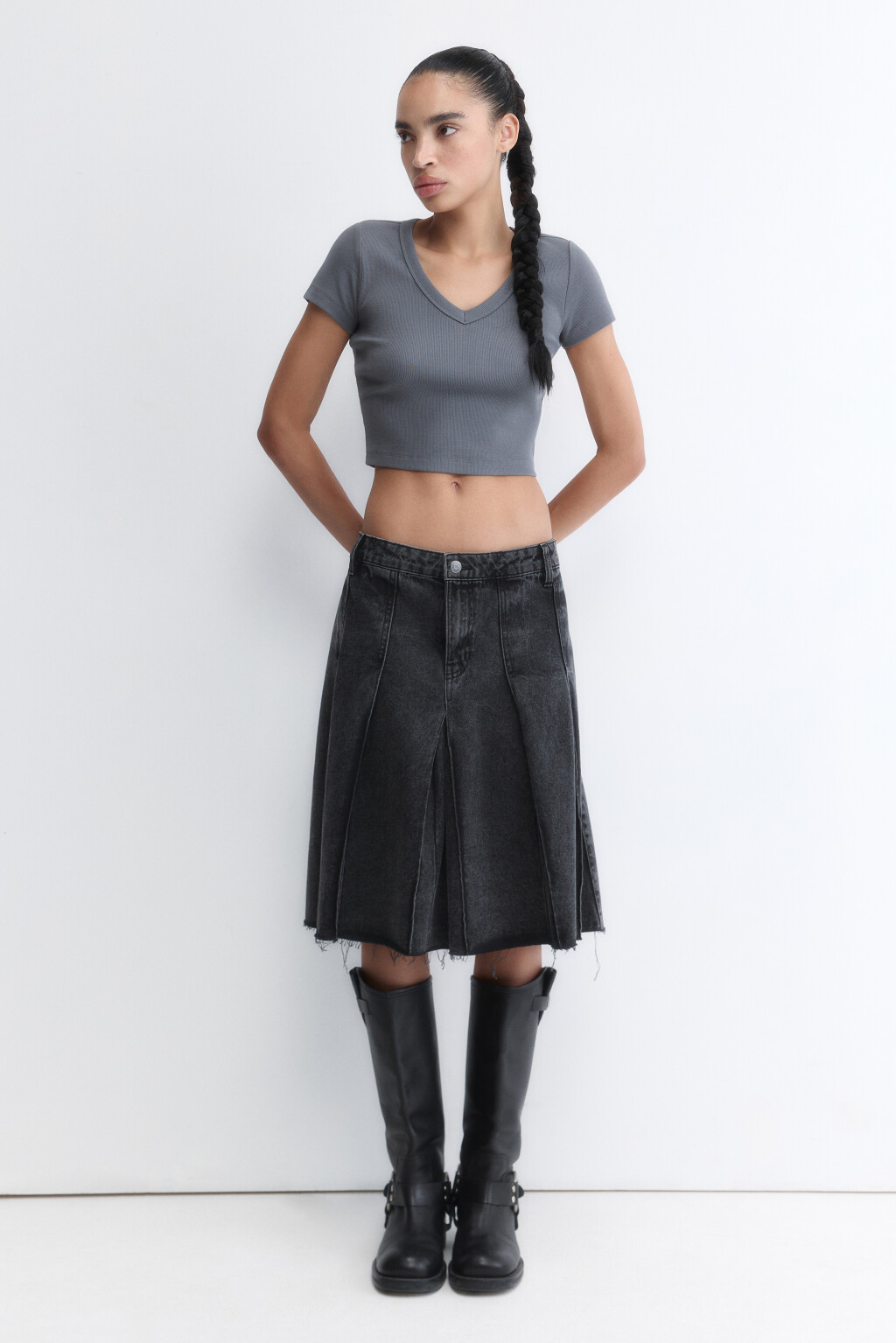 Футболка-топ в рубчик с V-образным вырезом - цвет серый - 5