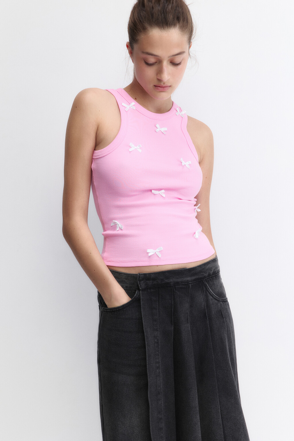Майка в рубчик с атласными бантиками - цвет розовый - 1