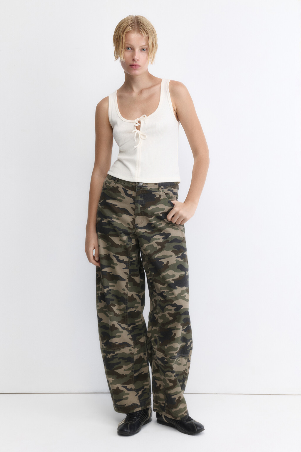 Майка в рубчик с завязками на груди - цвет белый - 5