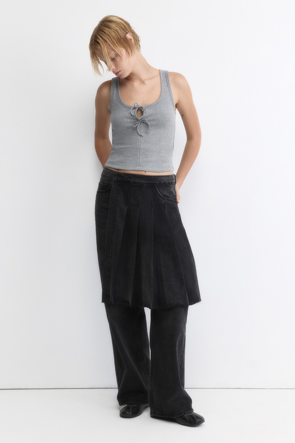 Майка в рубчик с завязками на груди - цвет серый - 5