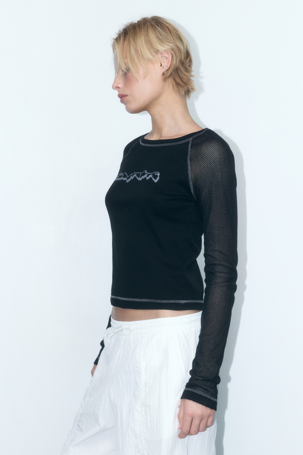 Лонгслив облегающий с сетчатыми рукавами-реглан - цвет черный - 3