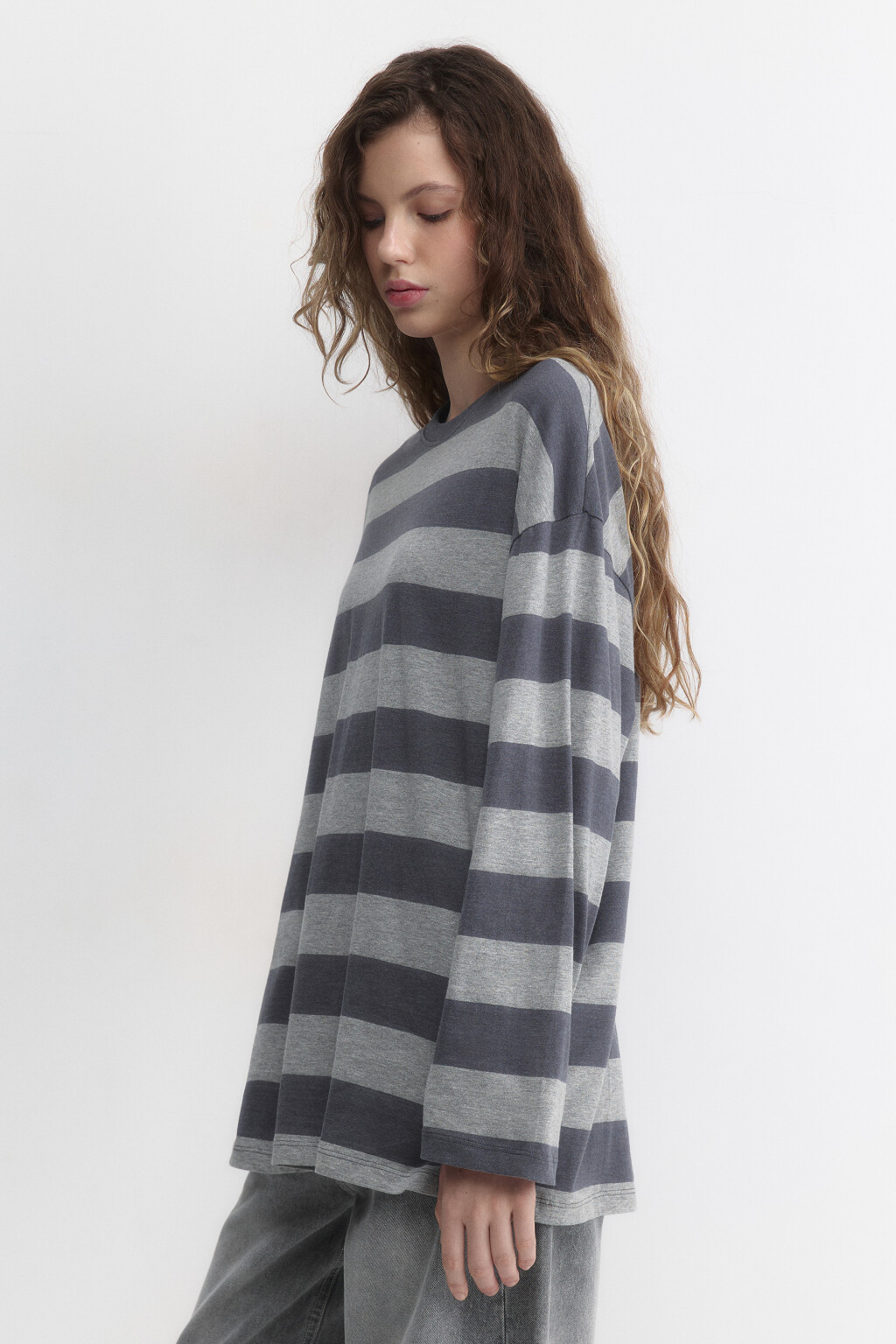 Лонгслив oversize хлопковый в полоску - цвет серый - 3