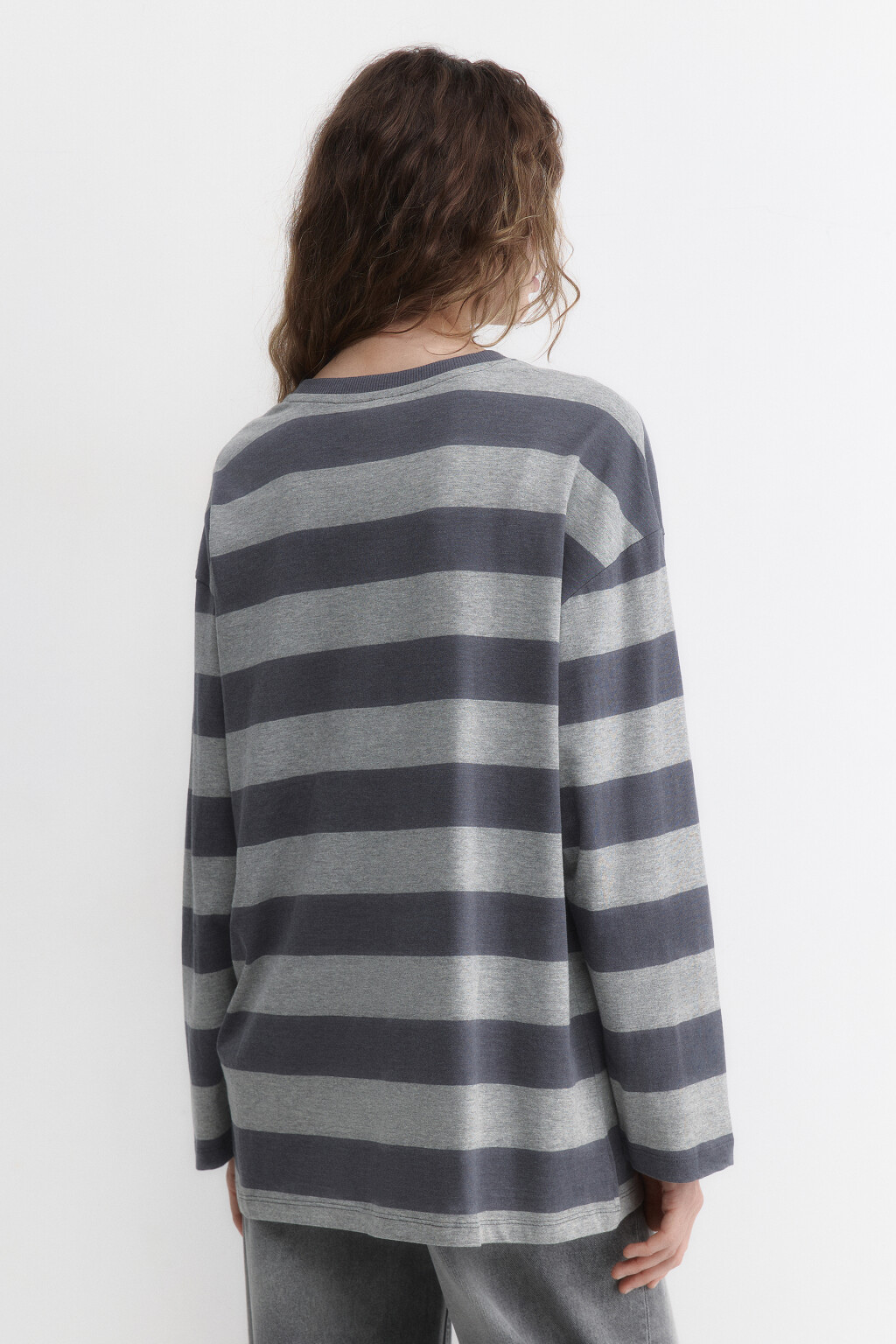 Лонгслив oversize хлопковый в полоску - цвет серый - 4