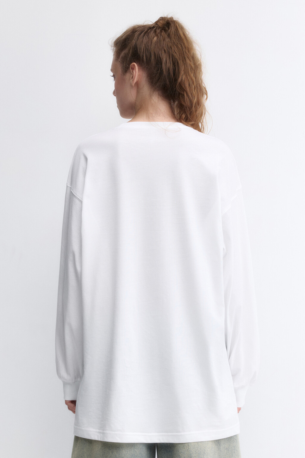 Лонгслив oversize хлопковый удлиненный - цвет белый - 4