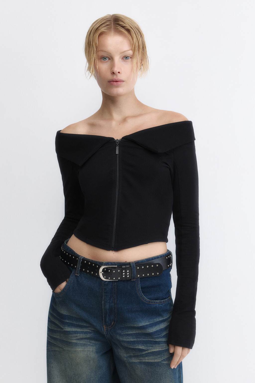 Лонгслив на молнии с открытыми плечами - цвет черный - 2