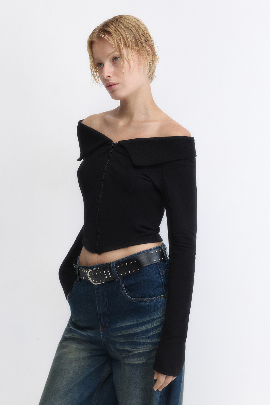 Лонгслив на молнии с открытыми плечами - цвет черный - 3