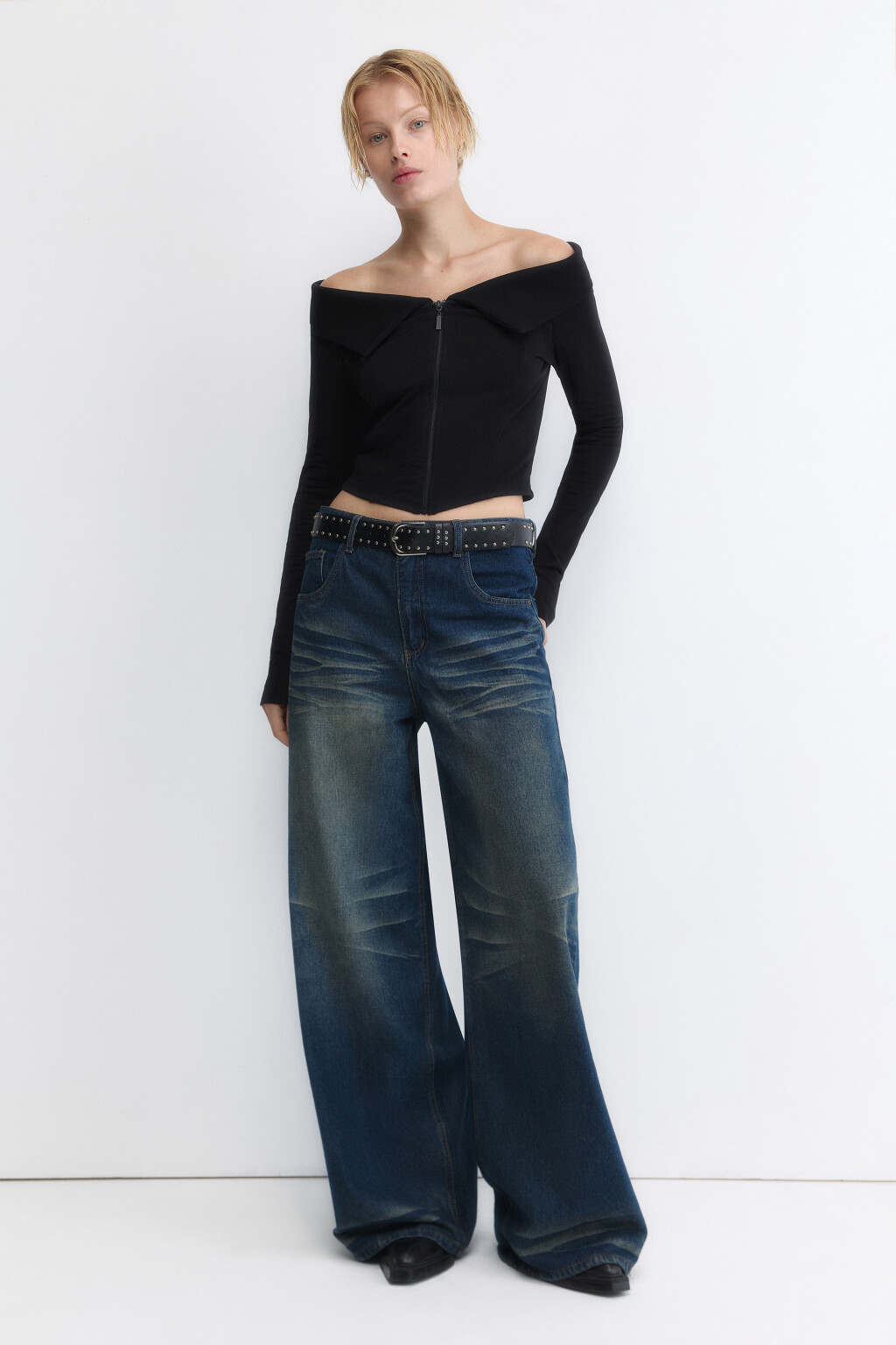 Лонгслив на молнии с открытыми плечами - цвет черный - 5