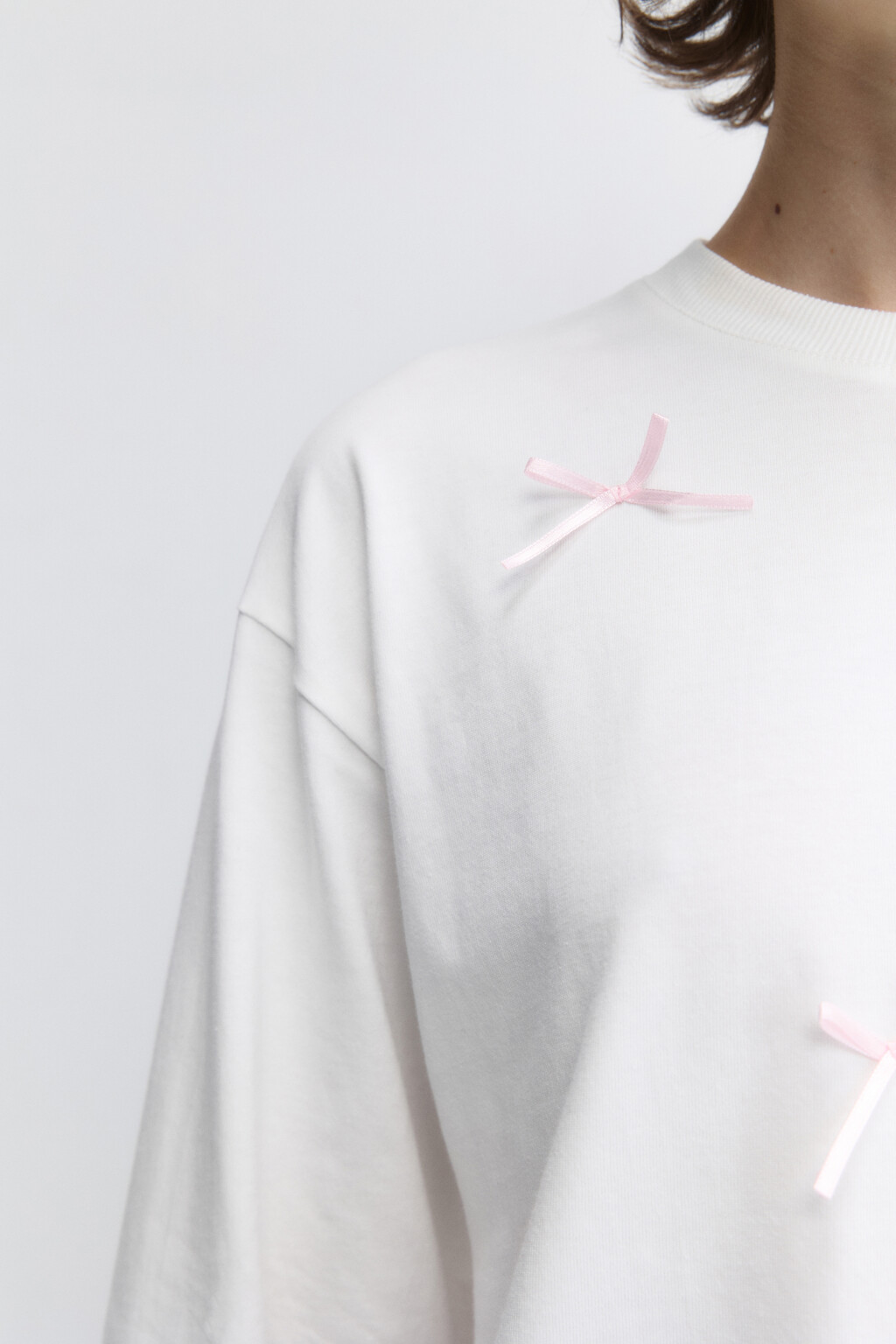 Лонгслив хлопковый свободный с бантиками - цвет белый - 6
