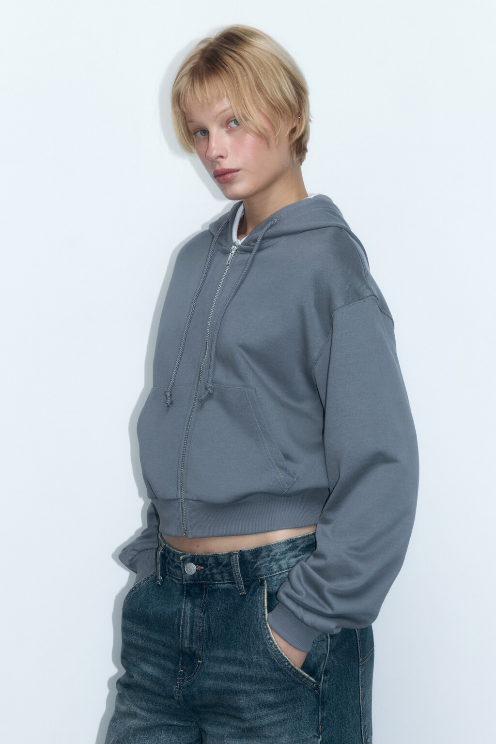 Худи-зипка укороченная с капюшоном - цвет серый - 3