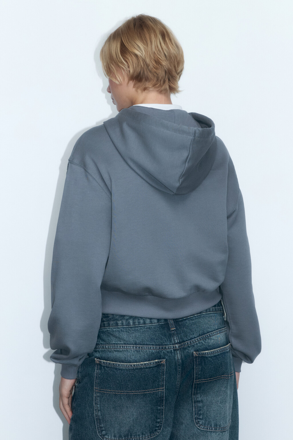 Худи-зипка укороченная с капюшоном - цвет серый - 4