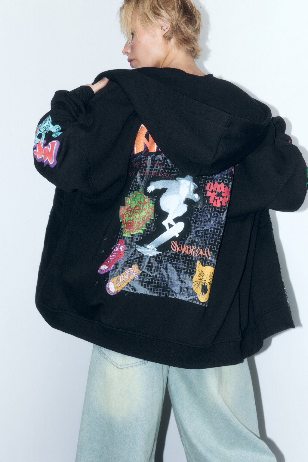 Худи-зипка oversize с принтом и надписями - цвет черный - 2