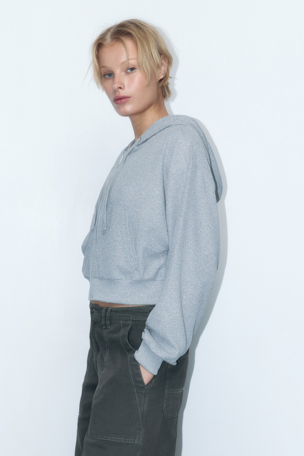 Худи-зипка укороченная с капюшоном - цвет серый - 3