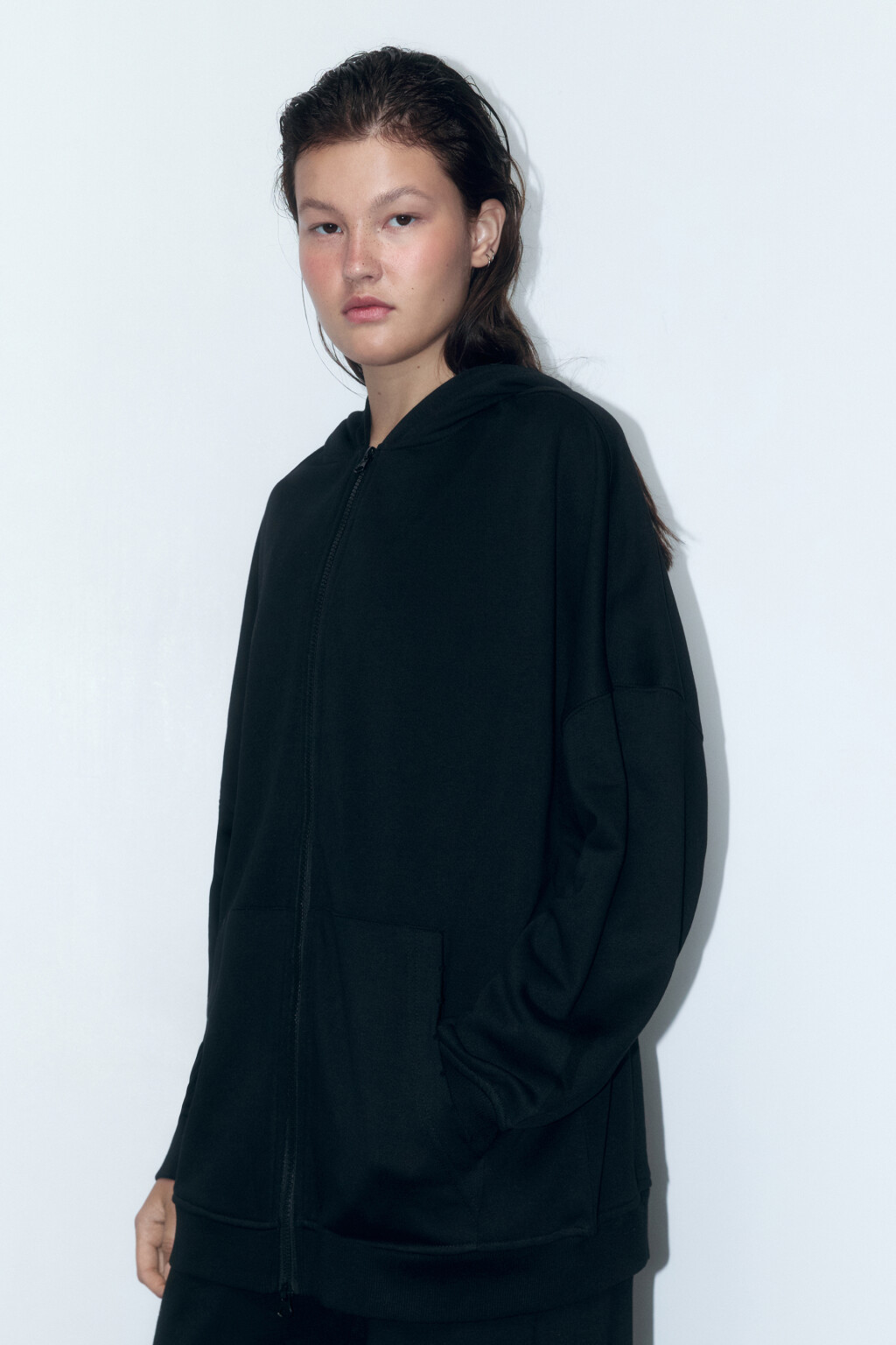 Худи-зипка oversize из футера с капюшоном - цвет черный - 3