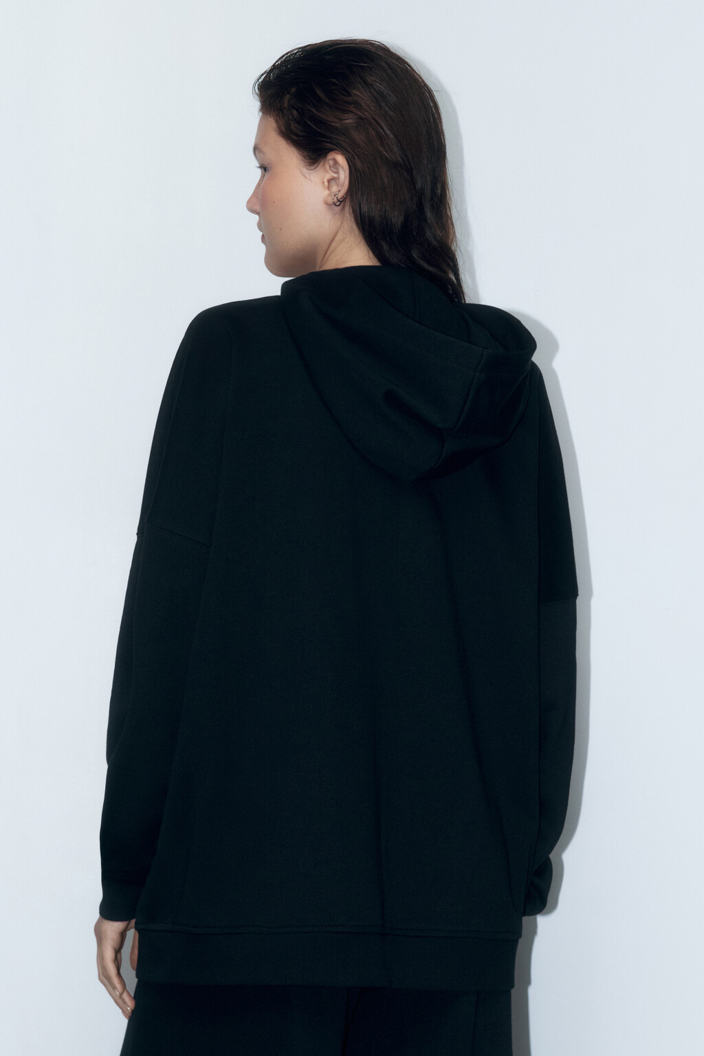 Худи-зипка oversize из футера с капюшоном - цвет черный - 4