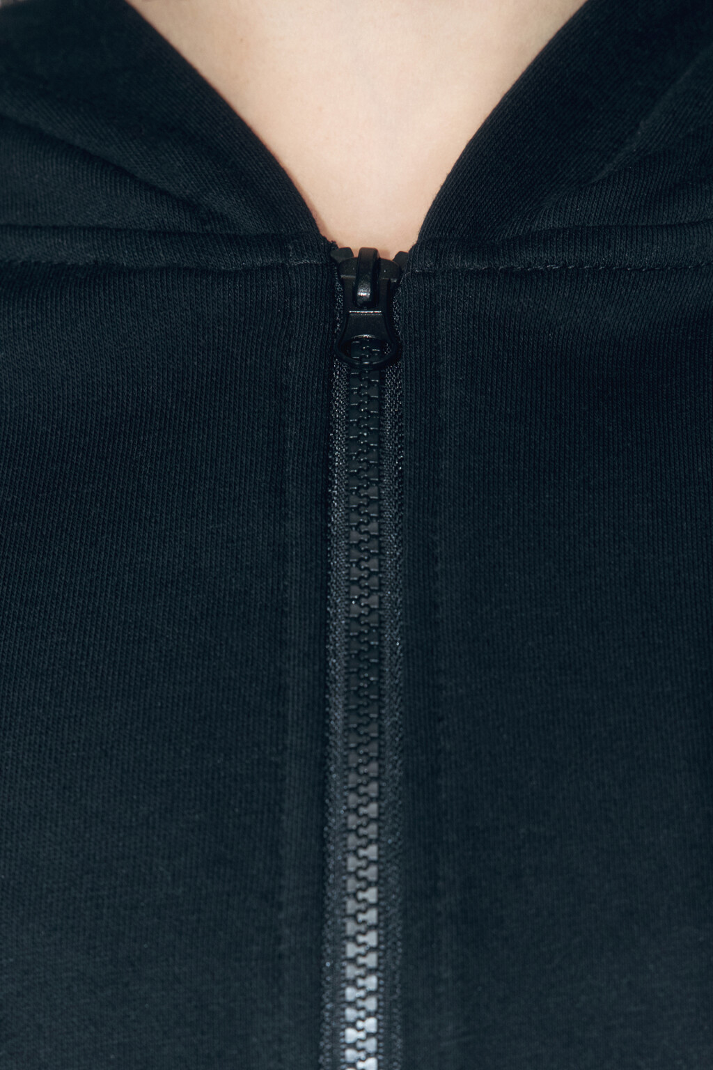 Худи-зипка oversize из футера с капюшоном - цвет черный - 6