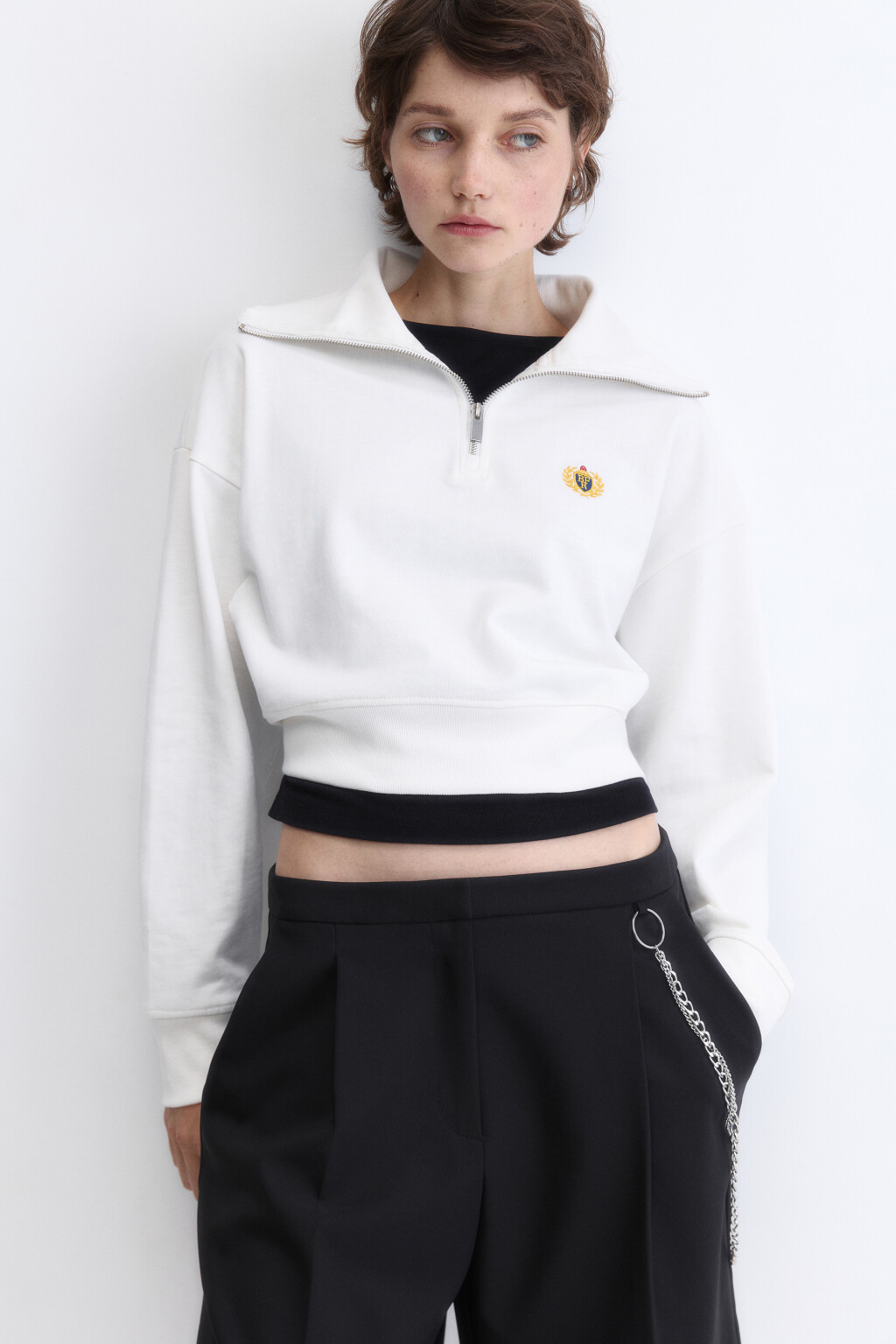 Свитшот укороченный с воротником на молнии - цвет молочный - 1