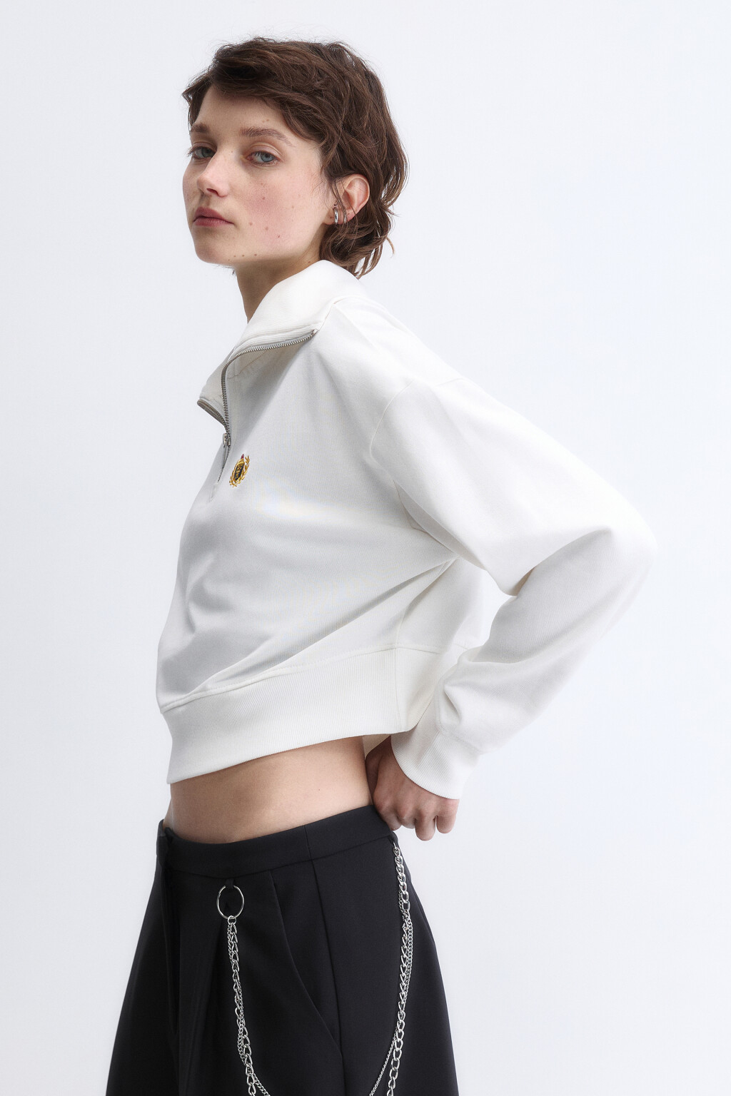 Свитшот укороченный с воротником на молнии - цвет молочный - 3