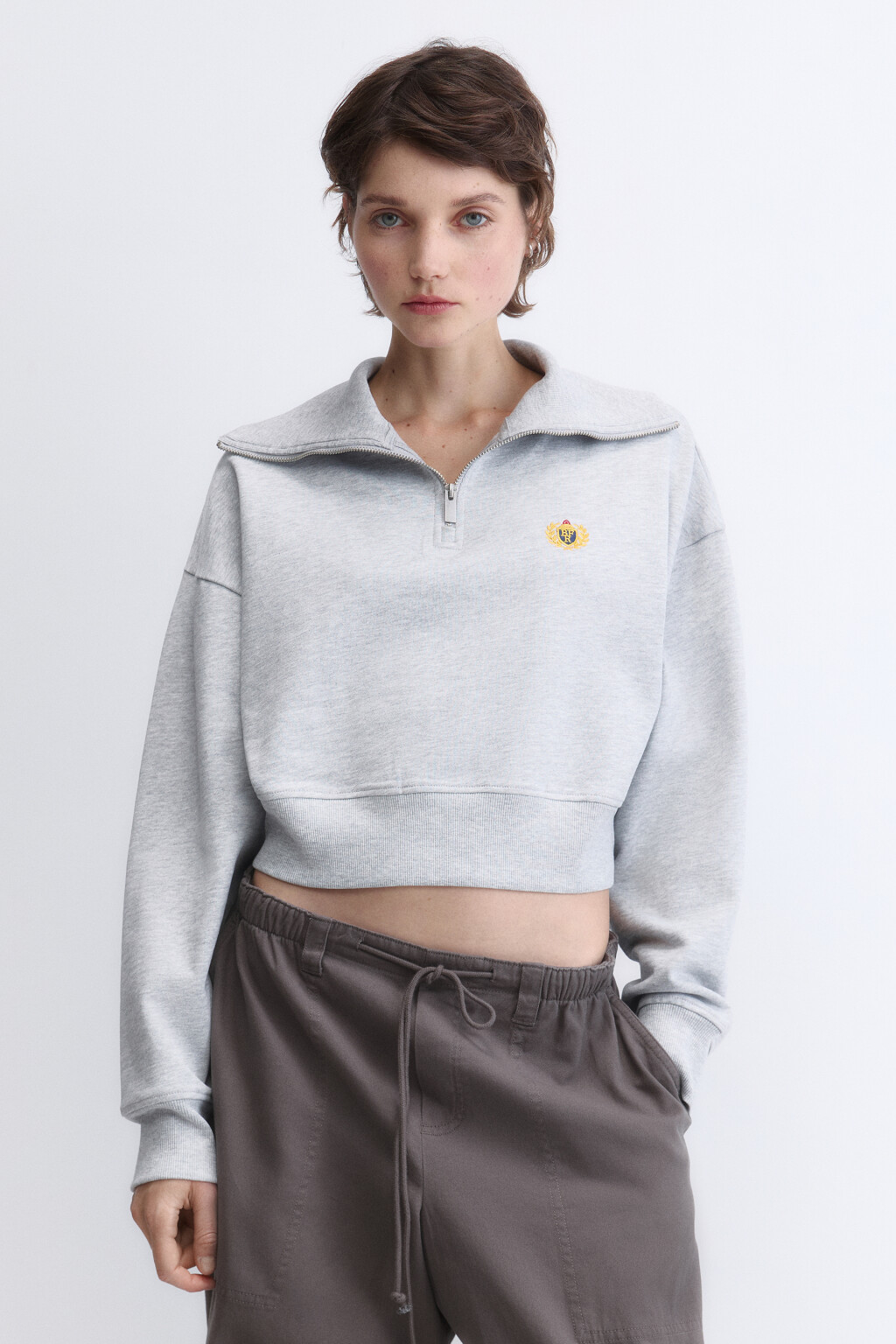 Свитшот укороченный с воротником на молнии - цвет серый - 2