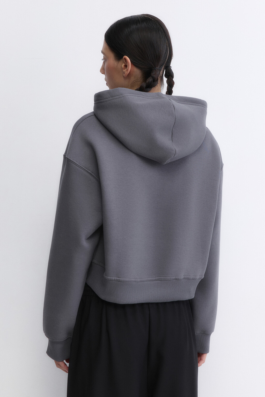 Худи укороченная с капюшоном и принтом - цвет серый - 4