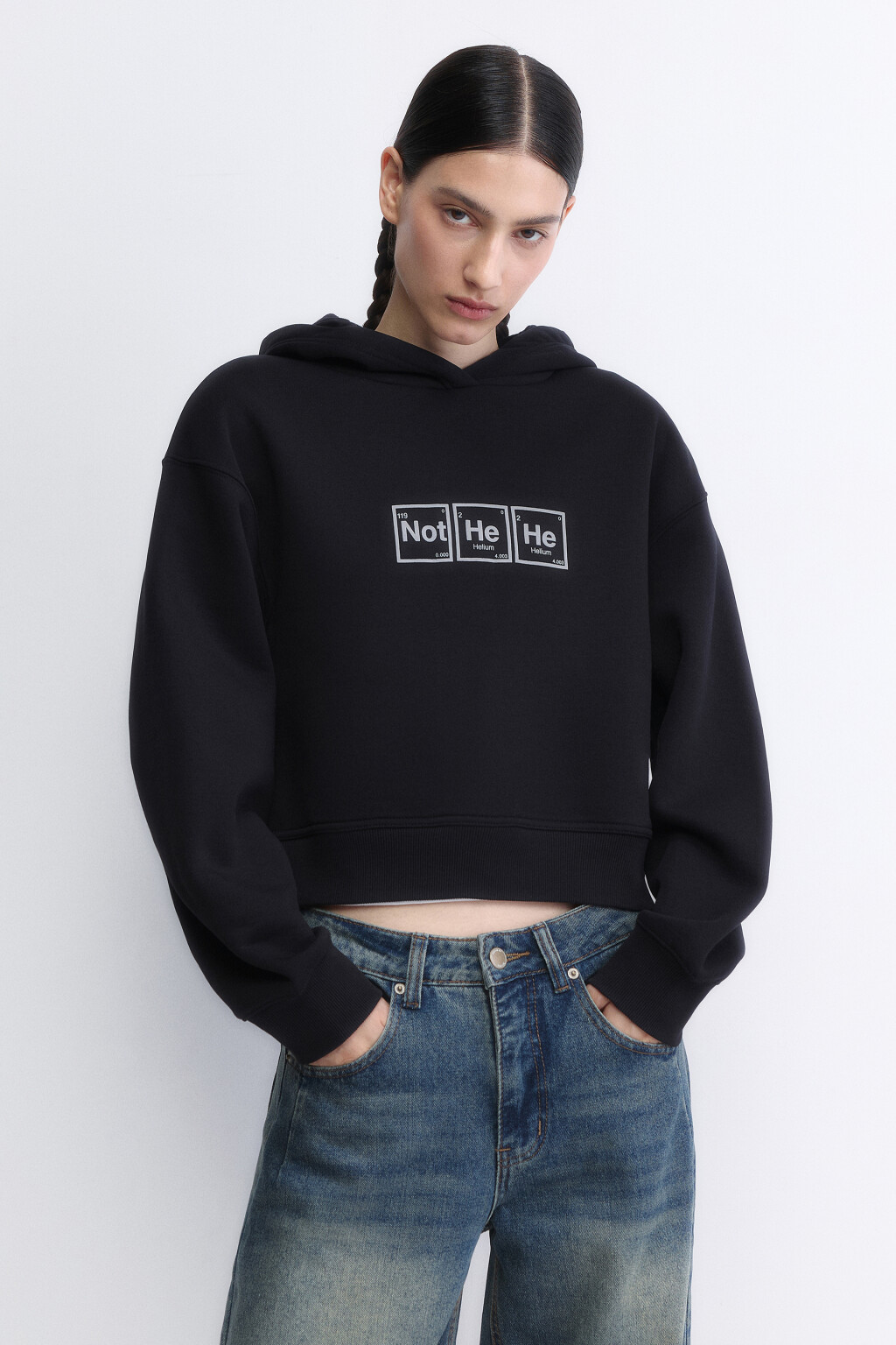 Худи укороченная с капюшоном и принтом - цвет черный - 3