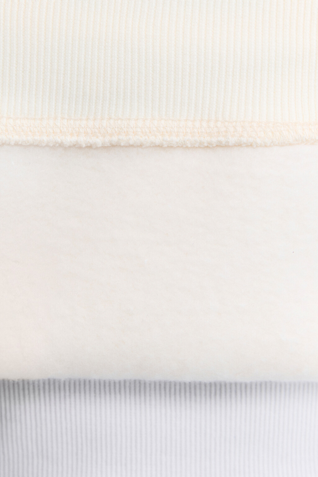 Худи укороченная с капюшоном и принтом - цвет молочный - 8