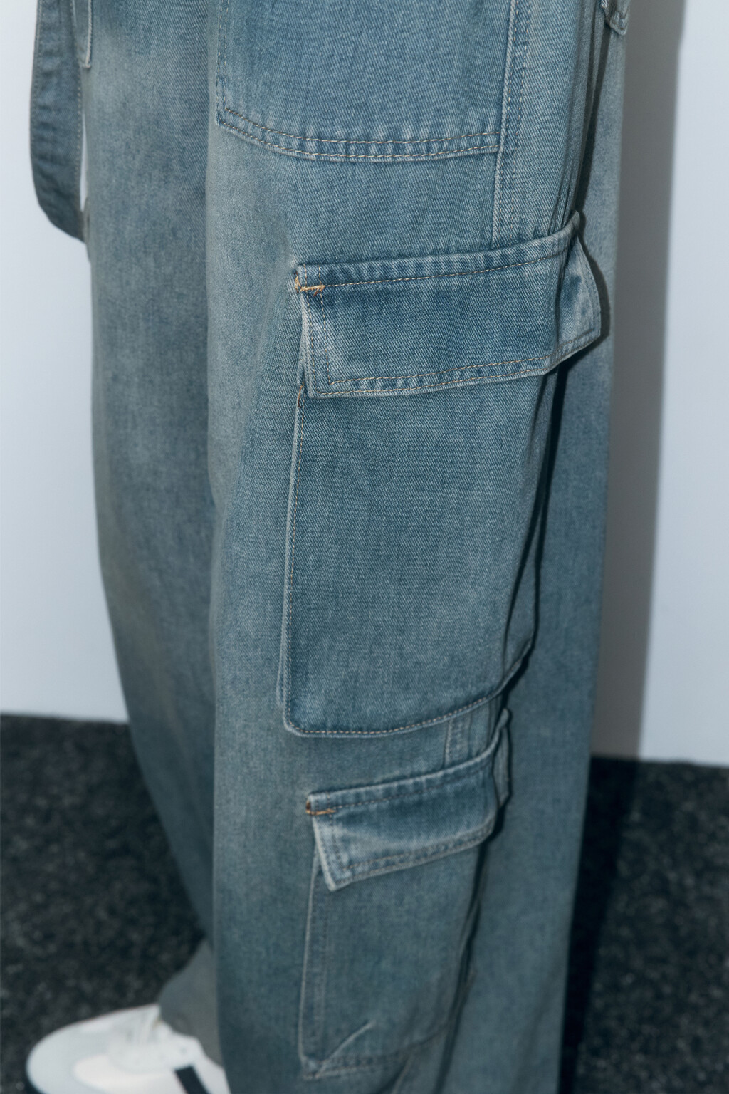 Джинсы cargo fit с декоративным ремнем - цвет синий - 7