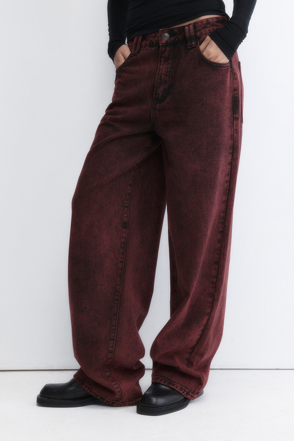 Джинсы wide широкие со стиркой - цвет бордовый - 3