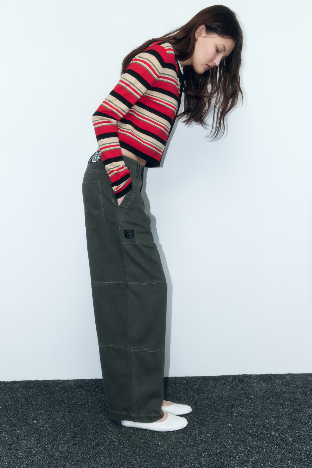 Брюки-бананы из твила с вареным эффектом - цвет зеленый - 2