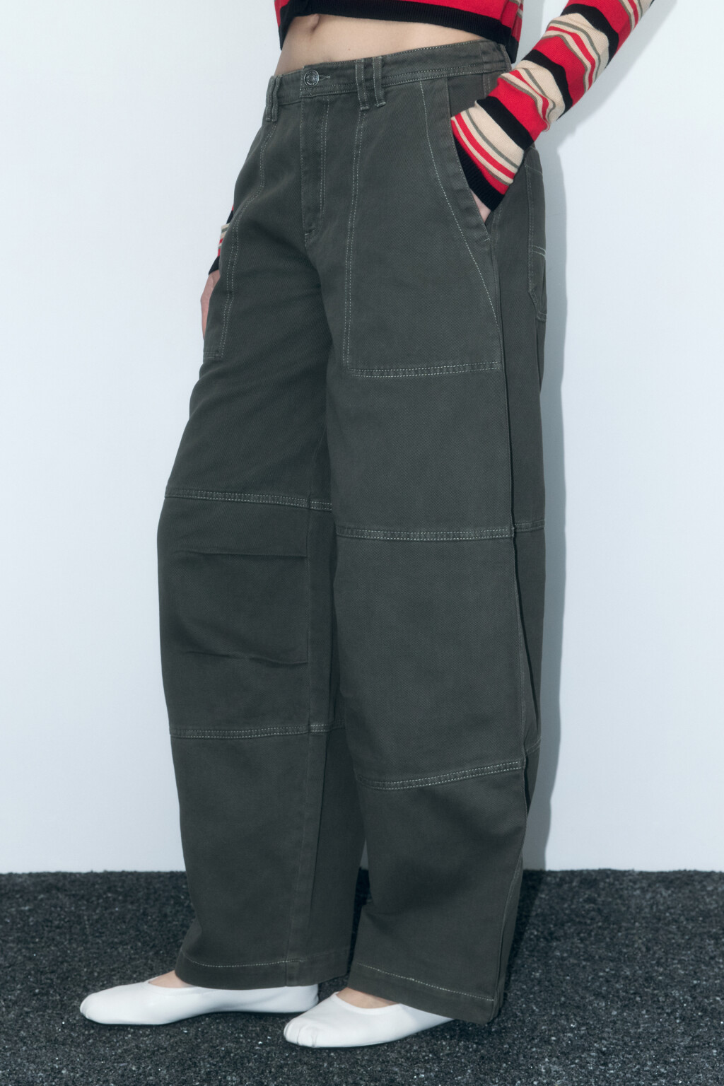 Брюки-бананы из твила с вареным эффектом - цвет зеленый - 4