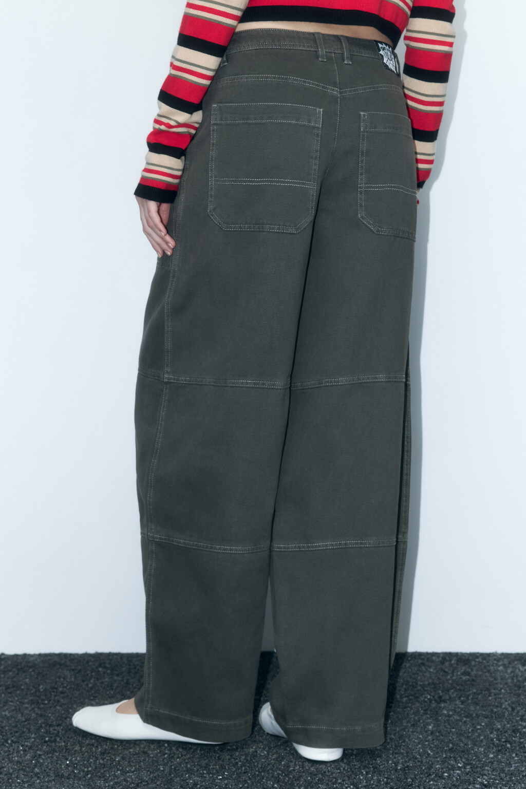 Брюки-бананы из твила с вареным эффектом - цвет зеленый - 5