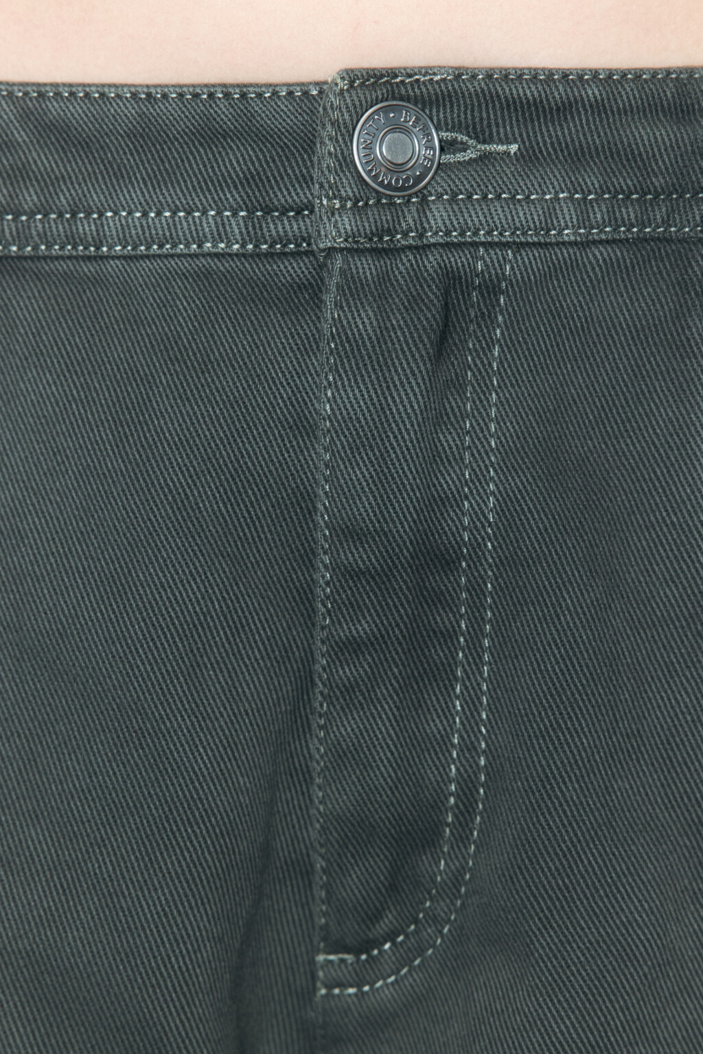 Брюки-бананы из твила с вареным эффектом - цвет зеленый - 7