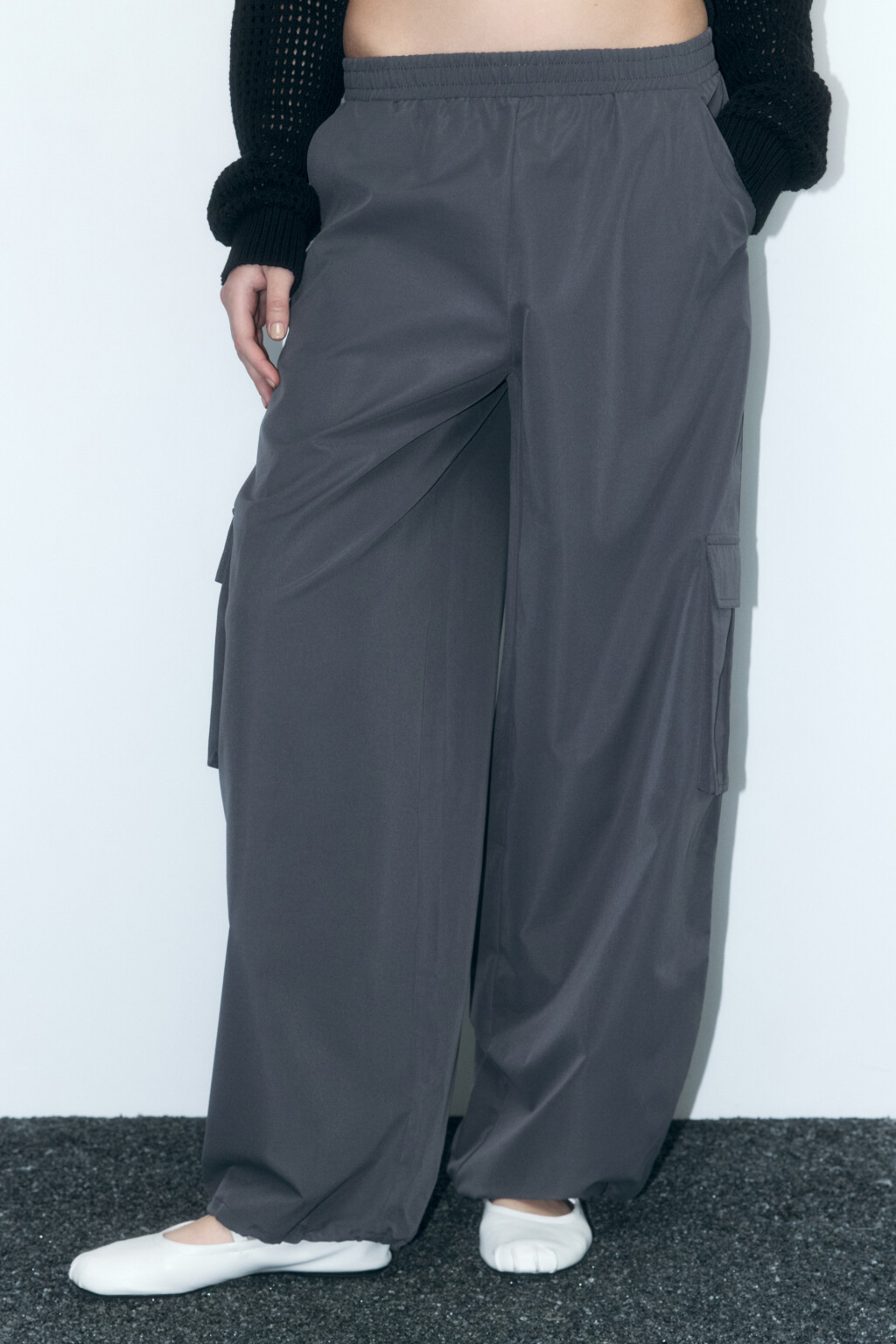 Брюки-джоггеры широкие с накладными карманами - цвет серый - 2