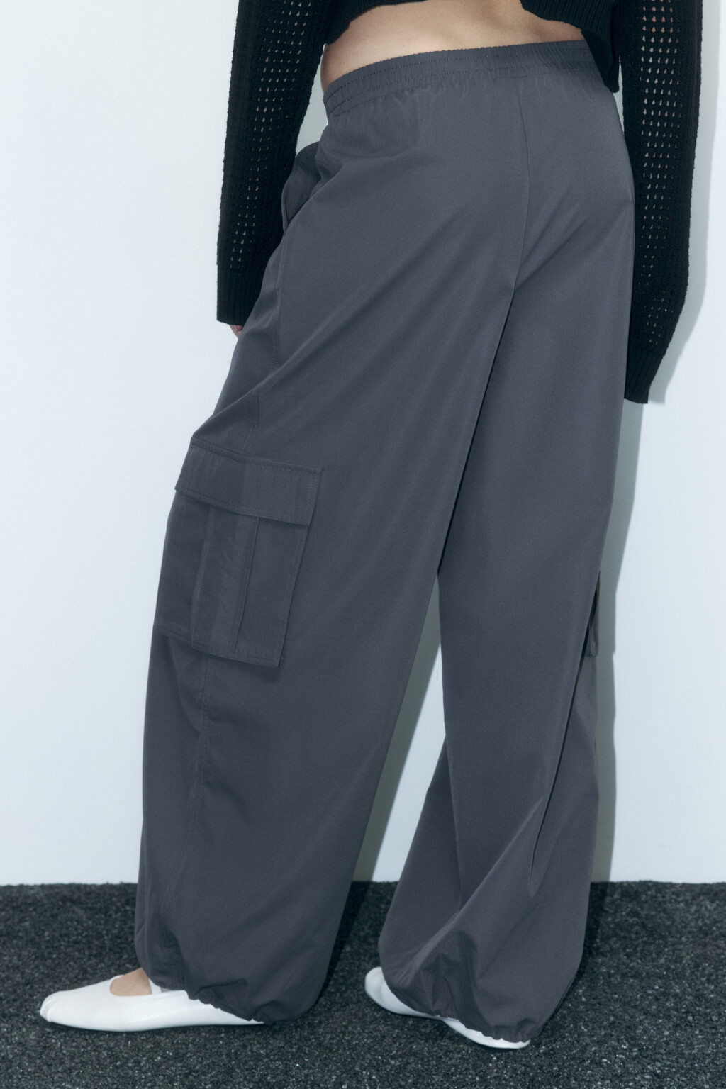 Брюки-джоггеры широкие с накладными карманами - цвет серый - 4