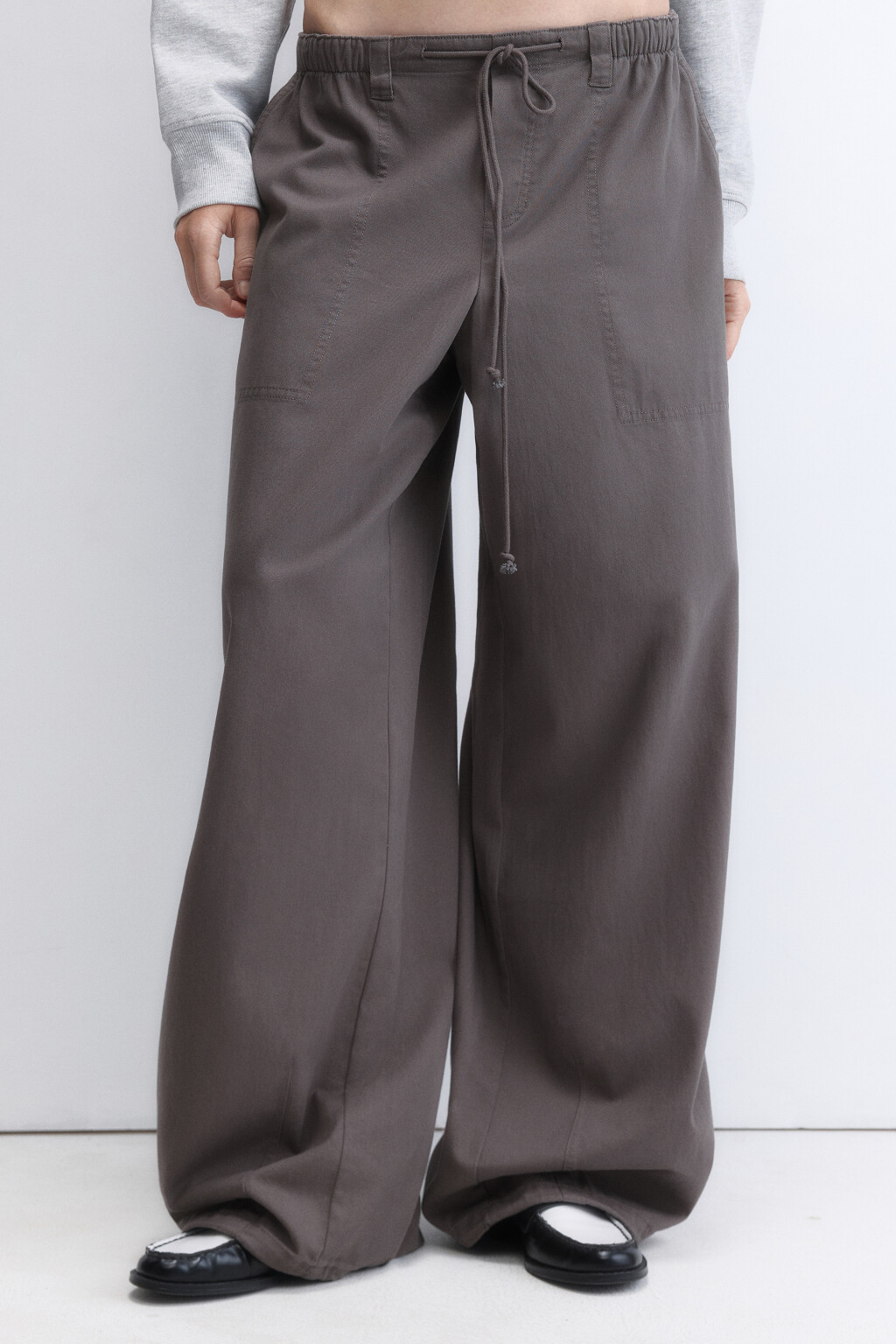 Брюки-парашюты твиловые с низкой посадкой - цвет серый - 2