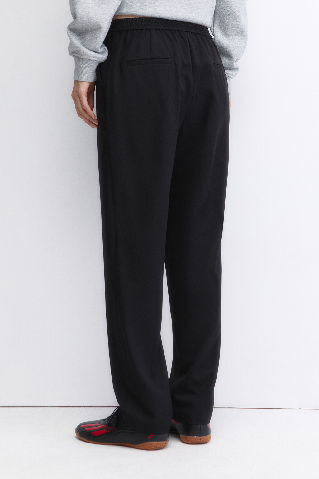 Брюки прямые костюмные со стрелками - цвет черный - 5