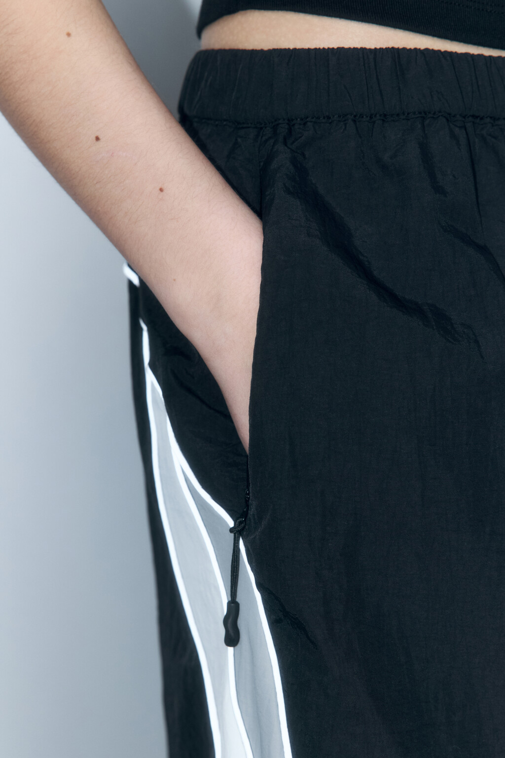 Шорты спортивные широкие на низкой посадке - цвет черный - 7